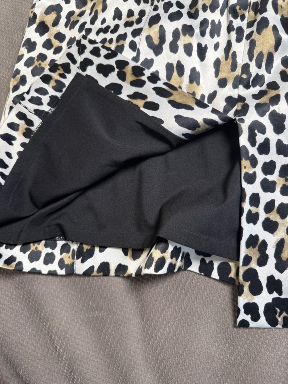 White House Black Market Leopard Print Pencil Skirt in Black, White & Tan - Picture 4 of 6